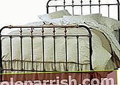 真ちゅう製のベッド