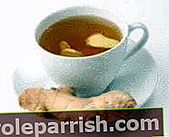 Eine Tasse Kräutertee mit Ingwer