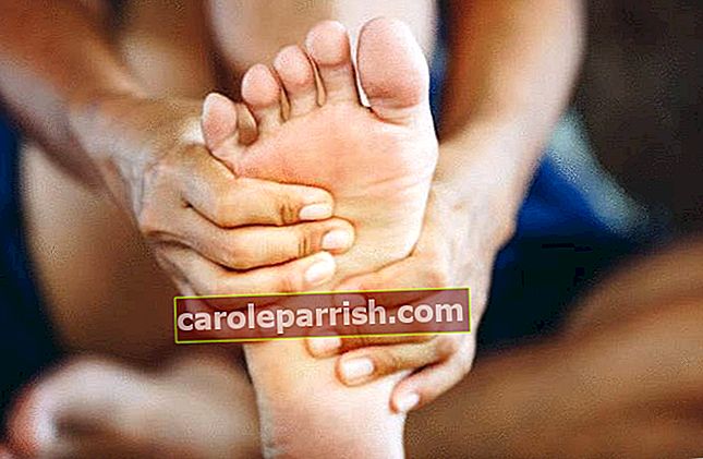 rimedio naturale contro i funghi del piede
